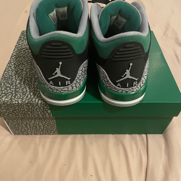 Jordan Retro 3’s - Picture 3 of 10